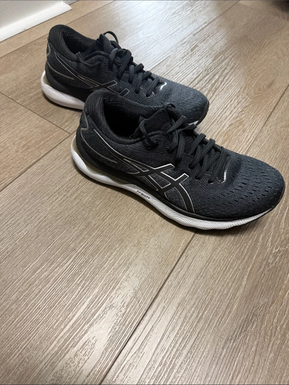 ASICS gel nimbus 24